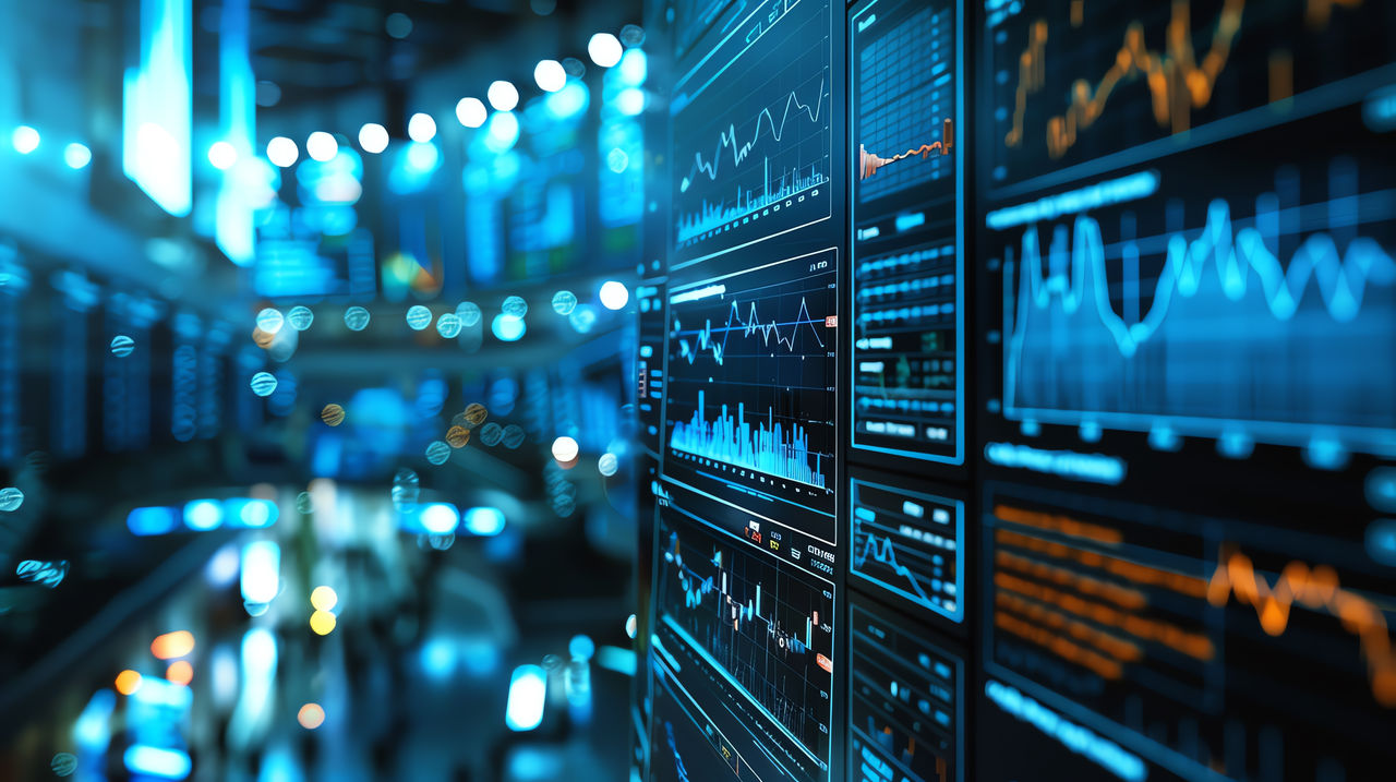 Digital dashboards with analytics visuals, representing DXC’s VMware transformation and optimization || DX Technology